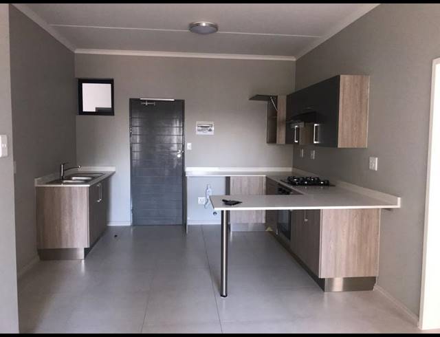 2 BEDROOM COMPLEX FOR SALE IN MIDRIDGE PARK